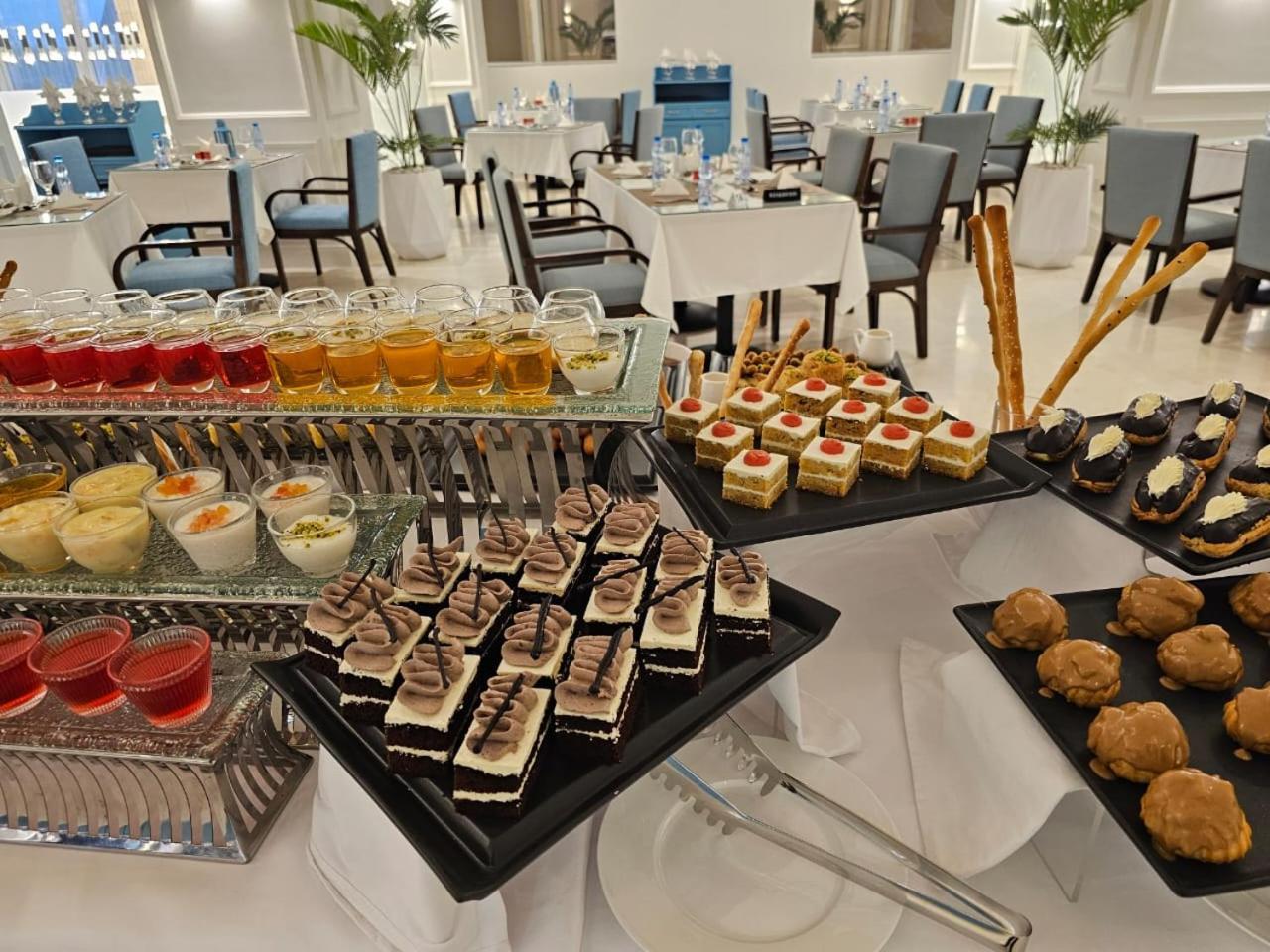 The Proud Hotel Эль-Хубар Экстерьер фото